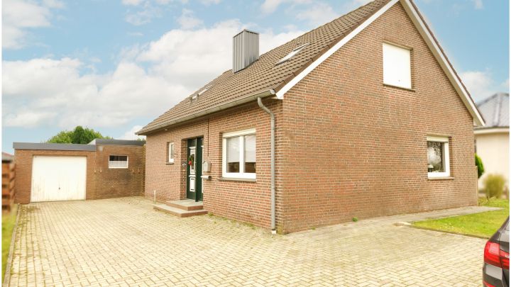 ***Einfamilienhaus - nah an Freizeitsee - auf ca. 860 m² Grundstück***