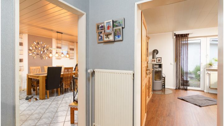 ***Einfamilienhaus - nah an Freizeitsee - auf ca. 860 m² Grundstück***