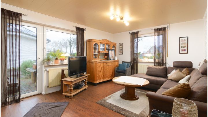 ***Einfamilienhaus - nah an Freizeitsee - auf ca. 860 m² Grundstück***