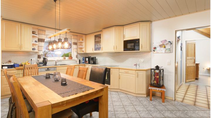 ***Einfamilienhaus - nah an Freizeitsee - auf ca. 860 m² Grundstück***