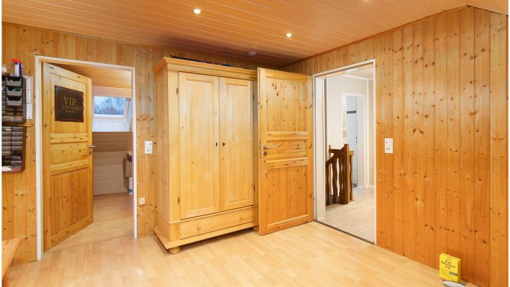 ***Einfamilienhaus - nah an Freizeitsee - auf ca. 860 m² Grundstück***