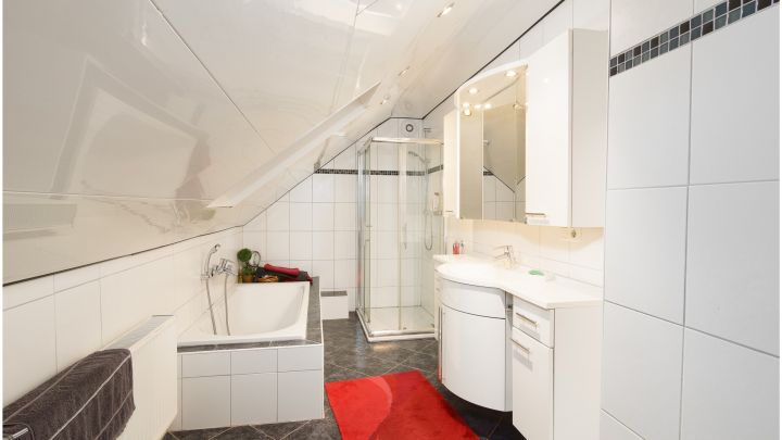***Einfamilienhaus - nah an Freizeitsee - auf ca. 860 m² Grundstück***