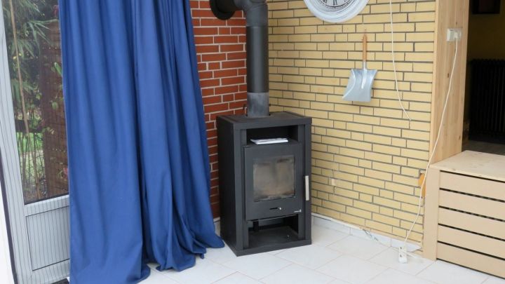 ***Vielseitiges Wohnhaus mit großem Potenzial in Weener – Ideal als Monteurhaus, Ein- oder Zweifamilienhaus***