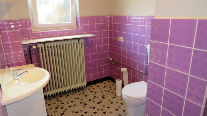 ***Vielseitiges Wohnhaus mit großem Potenzial in Weener – Ideal als Monteurhaus, Ein- oder Zweifamilienhaus***