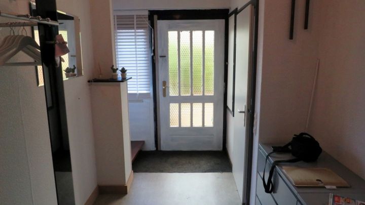 ***Vielseitiges Wohnhaus mit großem Potenzial in Weener – Ideal als Monteurhaus, Ein- oder Zweifamilienhaus***