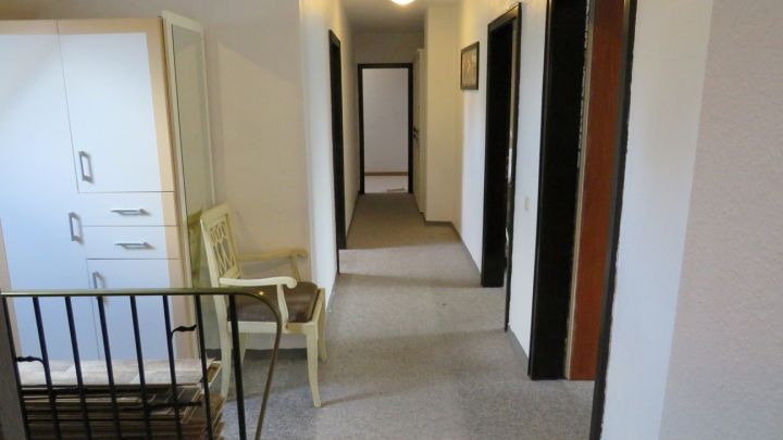 ***Vielseitiges Wohnhaus mit großem Potenzial in Weener – Ideal als Monteurhaus, Ein- oder Zweifamilienhaus***