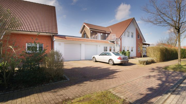 ***2 Wohn- und 2 Geschäftshäuser auf 2.234 m² großem Grundstück***