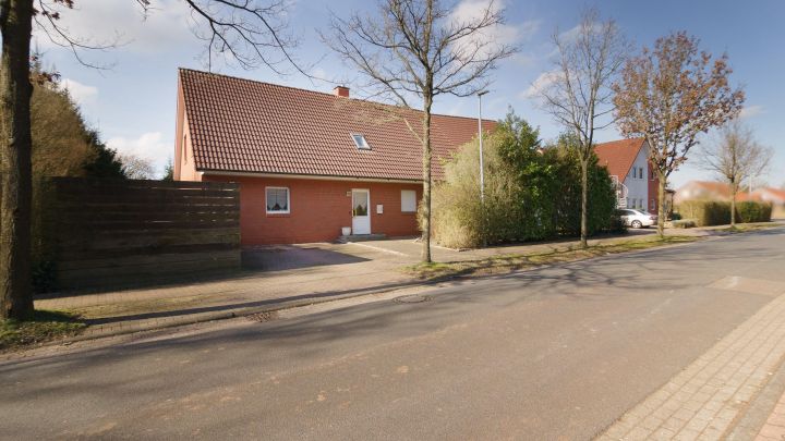 ***2 Wohn- und 2 Geschäftshäuser auf 2.234 m² großem Grundstück***