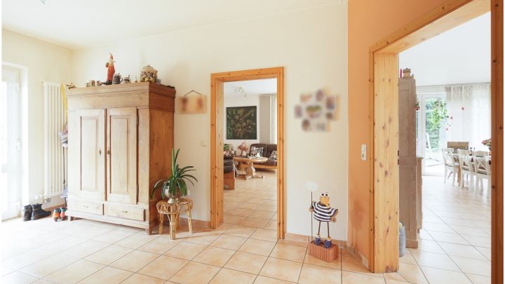 ***2 Wohn- und 2 Geschäftshäuser auf 2.234 m² großem Grundstück***