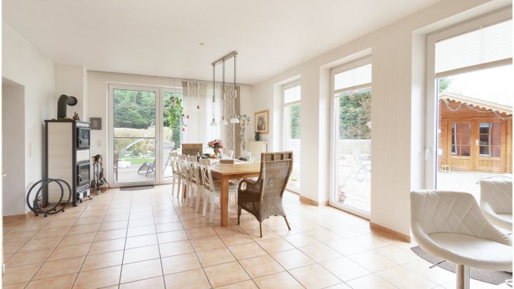 ***2 Wohn- und 2 Geschäftshäuser auf 2.234 m² großem Grundstück***