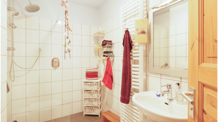 ***2 Wohn- und 2 Geschäftshäuser auf 2.234 m² großem Grundstück***