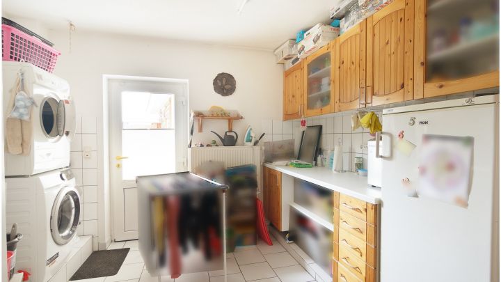 ***2 Wohn- und 2 Geschäftshäuser auf 2.234 m² großem Grundstück***