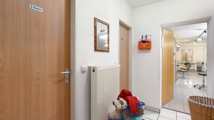 ***2 Wohn- und 2 Geschäftshäuser auf 2.234 m² großem Grundstück***