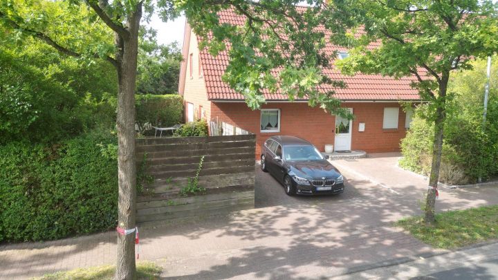 ***2 Wohn- und 2 Geschäftshäuser auf 2.234 m² großem Grundstück***