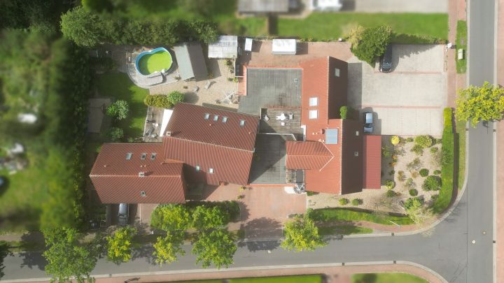 ***2 Wohn- und 2 Geschäftshäuser auf 2.234 m² großem Grundstück***