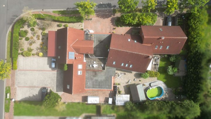 ***2 Wohn- und 2 Geschäftshäuser auf 2.234 m² großem Grundstück***