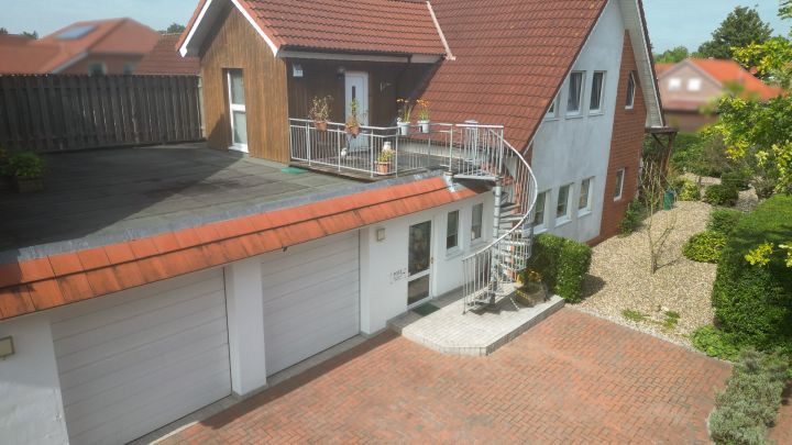 ***2 Wohn- und 2 Geschäftshäuser auf 2.234 m² großem Grundstück***