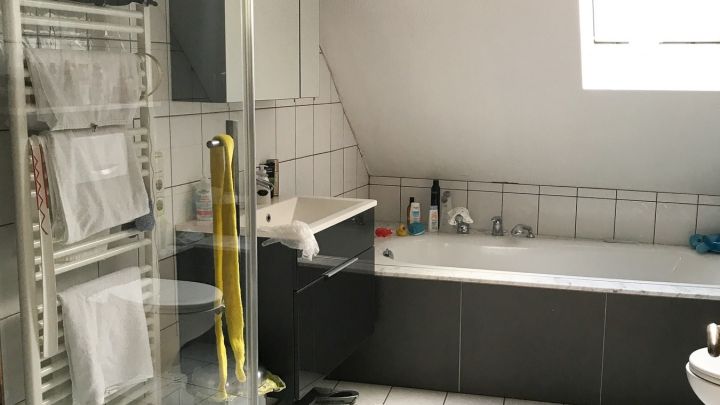 ***2 Wohn- und 2 Geschäftshäuser auf 2.234 m² großem Grundstück***