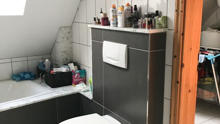 ***2 Wohn- und 2 Geschäftshäuser auf 2.234 m² großem Grundstück***