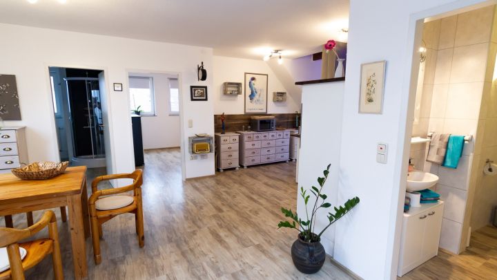 ***2 Wohn- und 2 Geschäftshäuser auf 2.234 m² großem Grundstück***