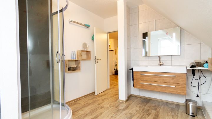***2 Wohn- und 2 Geschäftshäuser auf 2.234 m² großem Grundstück***