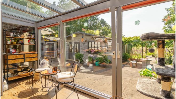 Einfamilienhaus mit großzügiger Einliegerwohnung

***zentral in Ostrhauderfehn auf ca. 7.500 m² Grundstück***