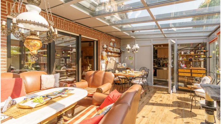 Einfamilienhaus mit großzügiger Einliegerwohnung

***zentral in Ostrhauderfehn auf ca. 7.500 m² Grundstück***