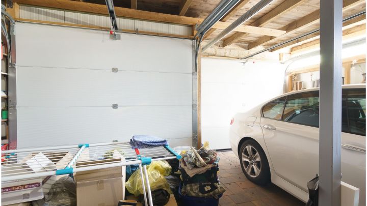 Einfamilienhaus mit großzügiger Einliegerwohnung

***zentral in Ostrhauderfehn auf ca. 7.500 m² Grundstück***