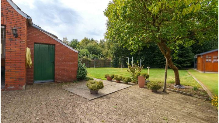 ***Ihr neues Zuhause - sehr gepflegt, großer Garten, ruhig und dennoch zentral gelegen in Flachsmeer***