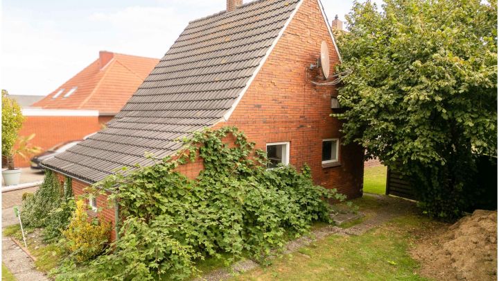 ***Ihr neues Zuhause - sehr gepflegt, großer Garten, ruhig und dennoch zentral gelegen in Flachsmeer***