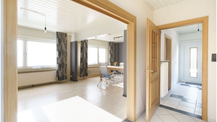 ***gepflegtes Einfamilienhaus in Flachsmeer - ideal für Familien*** 

zentrales aber dennoch ruhiges Wohnen mit Garten