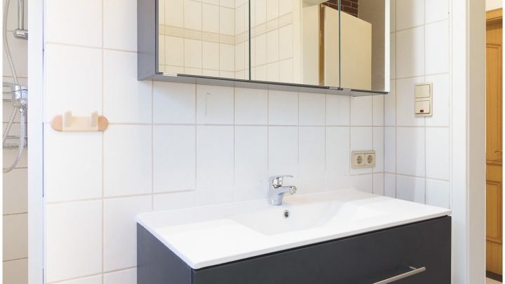 ***gepflegtes Einfamilienhaus in Flachsmeer - ideal für Familien*** 

zentrales aber dennoch ruhiges Wohnen mit Garten