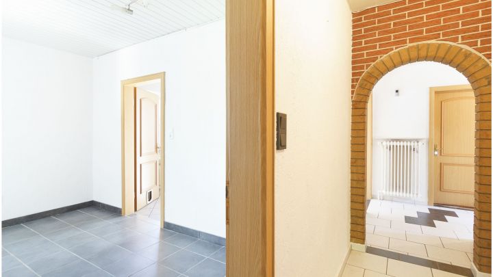 ***gepflegtes Einfamilienhaus in Flachsmeer - ideal für Familien*** 

zentrales aber dennoch ruhiges Wohnen mit Garten