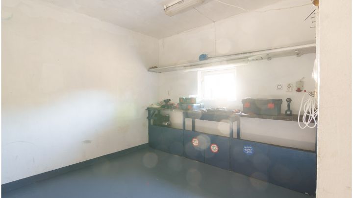 ***gepflegtes Einfamilienhaus in Flachsmeer - ideal für Familien*** 

zentrales aber dennoch ruhiges Wohnen mit Garten