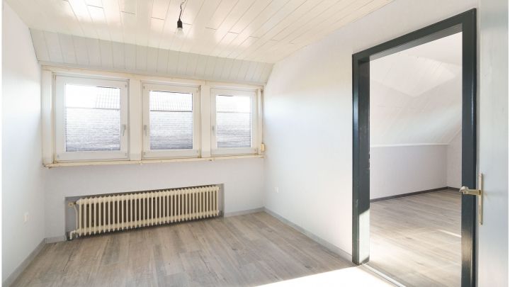 ***gepflegtes Einfamilienhaus in Flachsmeer - ideal für Familien*** 

zentrales aber dennoch ruhiges Wohnen mit Garten