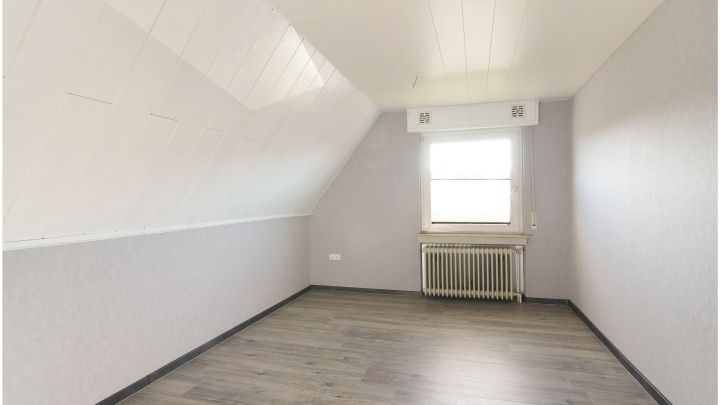 ***gepflegtes Einfamilienhaus in Flachsmeer - ideal für Familien*** 

zentrales aber dennoch ruhiges Wohnen mit Garten