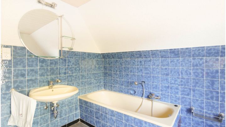 ***gepflegtes Einfamilienhaus in Flachsmeer - ideal für Familien*** 

zentrales aber dennoch ruhiges Wohnen mit Garten