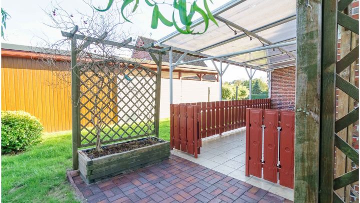 ***gepflegtes Einfamilienhaus in Flachsmeer - ideal für Familien*** 

zentrales aber dennoch ruhiges Wohnen mit Garten