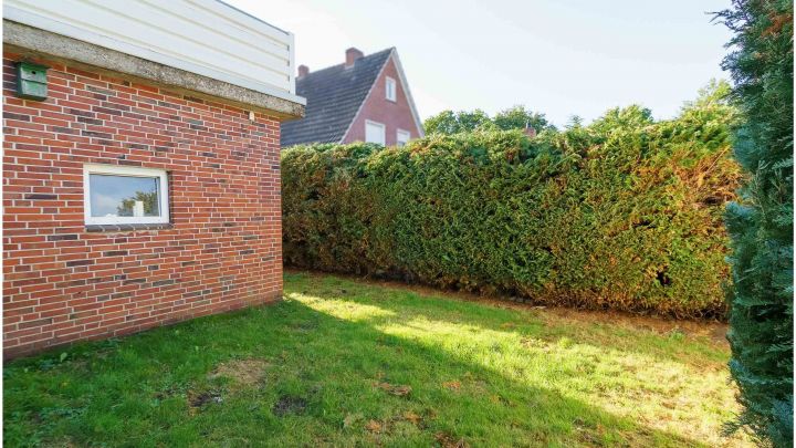 ***gepflegtes Einfamilienhaus in Flachsmeer - ideal für Familien*** 

zentrales aber dennoch ruhiges Wohnen mit Garten