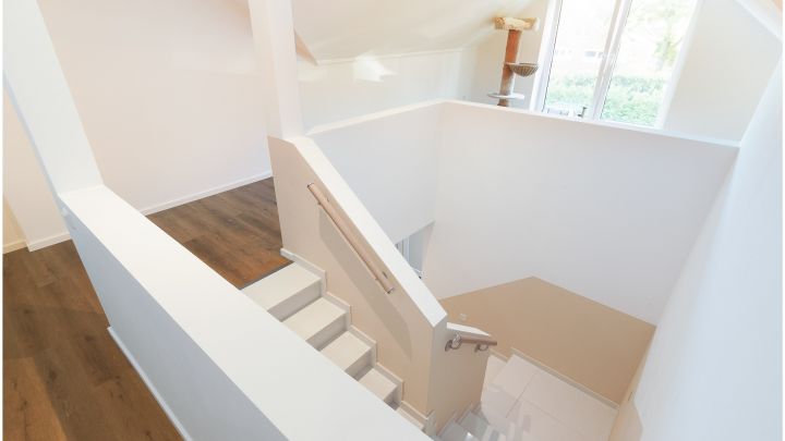 ***Modernes Anwesen - Haus mit Einliegerwohnung auf ca. 4.900 m² Grundstück mit Teich in Flachsmeer***