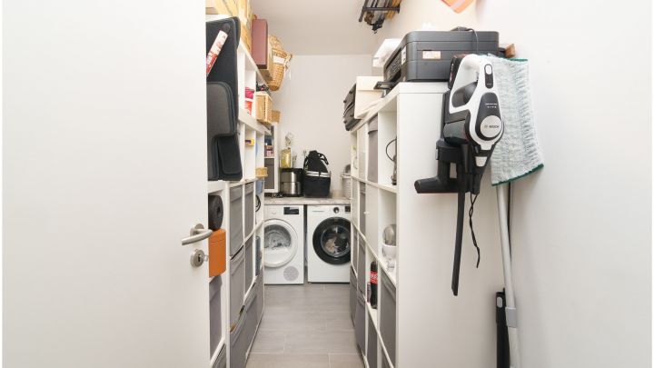 ***Modernes Anwesen - Haus mit Einliegerwohnung auf ca. 4.900 m² Grundstück mit Teich in Flachsmeer***