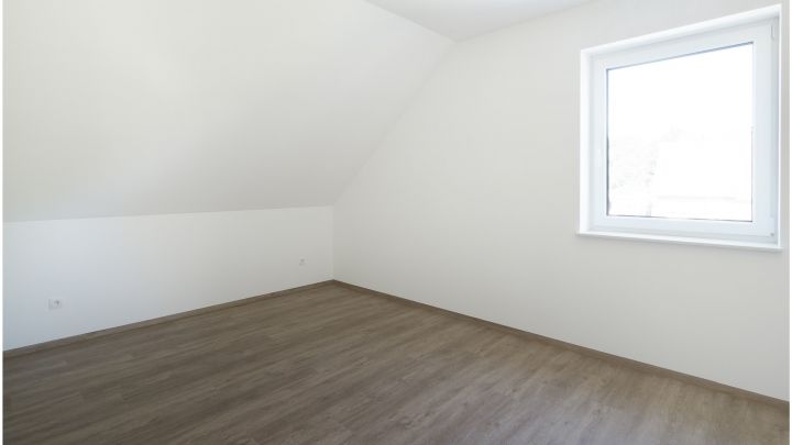 ***Exklusive Neubau-Wohnung - 4 ZKB - Reiheneckhaus in Flachsmeer***