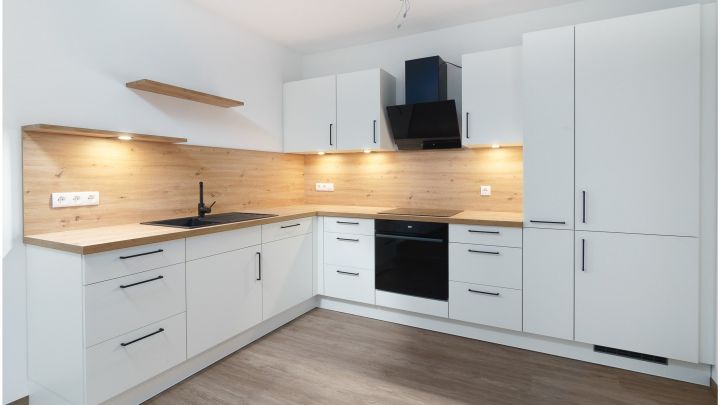 ***Exklusive Neubau-Wohnung - 4 ZKB - Reihenmittelhaus in Flachsmeer***

Carport, Garten, Einbauküche