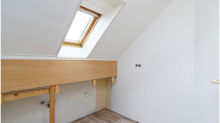 ***Dachgeschoss-Wohnung 3ZKB - in zentraler Lage von Ostrhauderfehn***