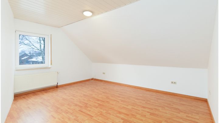 ***Dachgeschoss-Wohnung 3ZKB - in zentraler Lage von Ostrhauderfehn***