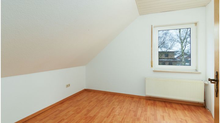 ***Dachgeschoss-Wohnung 3ZKB - in zentraler Lage von Ostrhauderfehn***