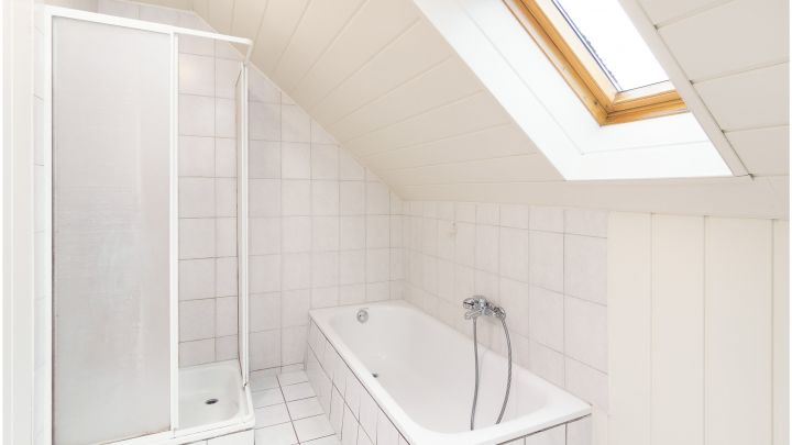 ***Dachgeschoss-Wohnung 3ZKB - in zentraler Lage von Ostrhauderfehn***