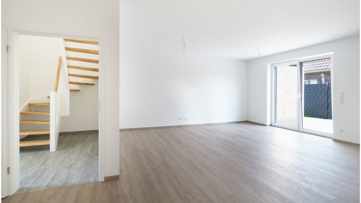 ***Exklusive Neubau-Wohnung - 4 ZKB - Reihenmittelhaus in Flachsmeer***

Carport, Garten, Einbauküche