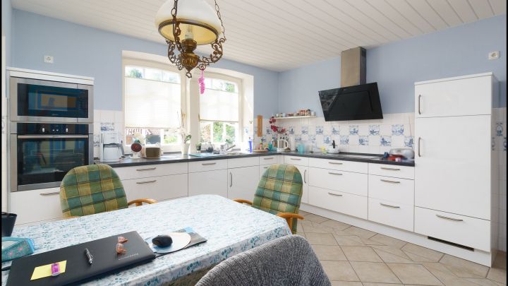 ***Modernes, hochwertig gebautes Fachwerkhaus mit viel Platz in bevorzugter Lage***

***Ein wunderschönes Haus und ein tolles Grundstück***