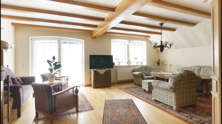 ***Modernes, hochwertig gebautes Fachwerkhaus mit viel Platz in bevorzugter Lage***

***Ein wunderschönes Haus und ein tolles Grundstück***